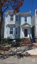 Building Photo - 136 Coleridge St