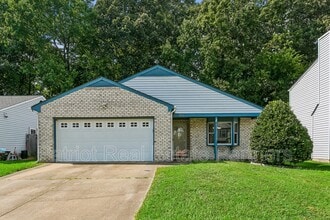 Building Photo - 402 Westview Dr