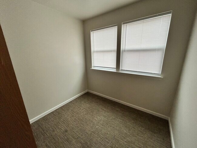 Foto del edificio - 6307 Sutherland Ave