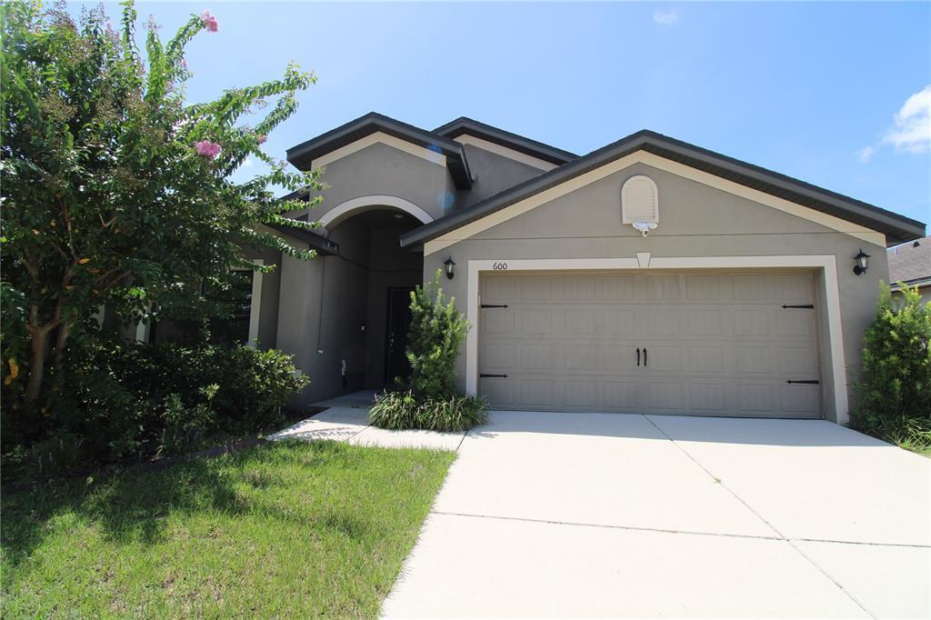 Foto principal - 600 Swallowtail Dr