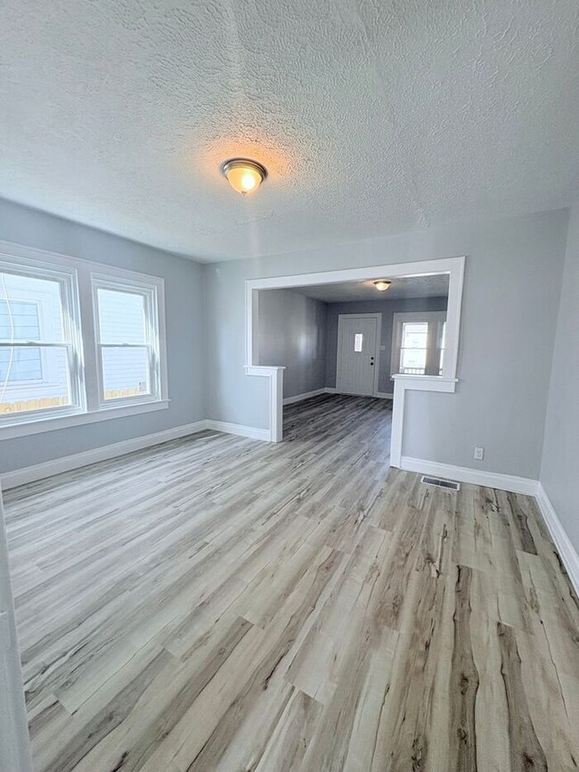 Building Photo - Charming 3 beds 1 baths in Columbus!