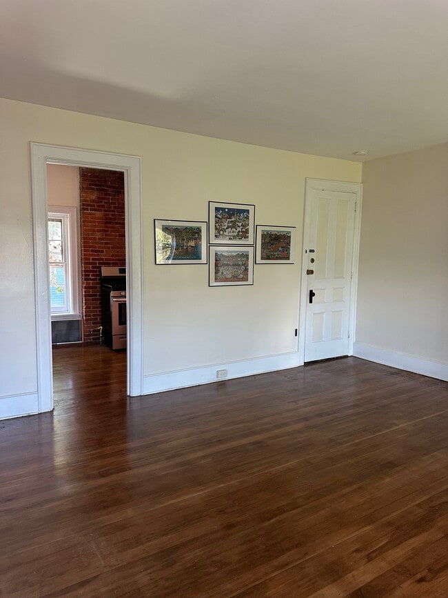 Building Photo - 188 W 2nd St