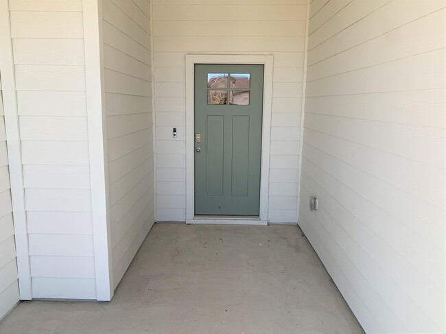 Building Photo - 141 Frostweed Dr