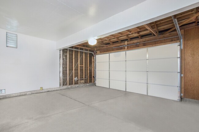 Building Photo - 4 Woodsorrel