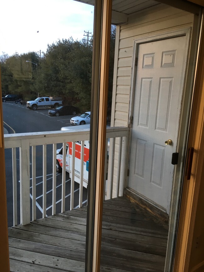 Building Photo - 61 Fern Oak Cir
