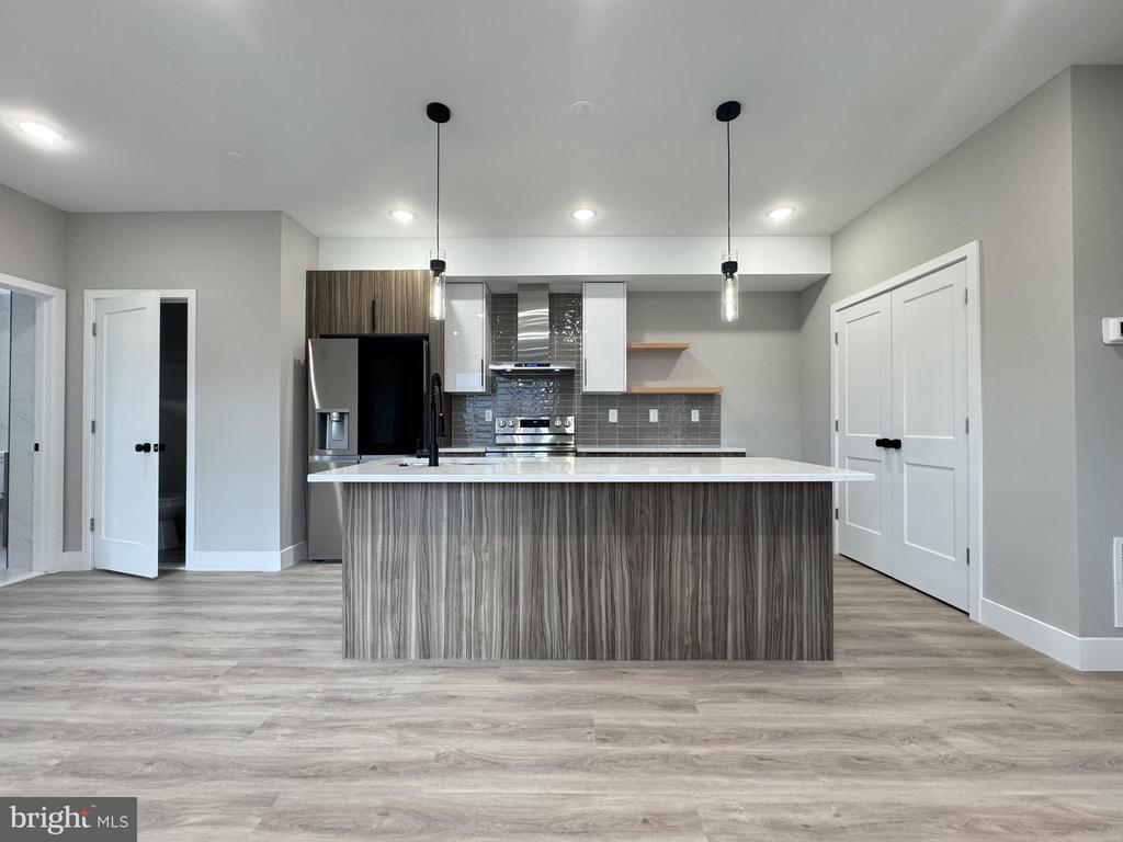 Foto principal - 646 W Huntingdon St