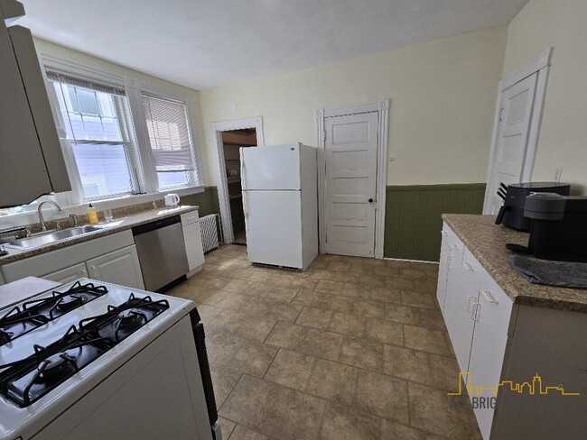 Building Photo - 98 Westbourne Ter