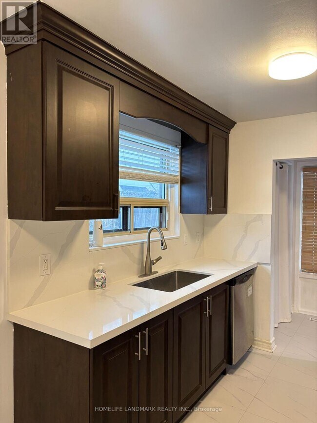 Photo du bâtiment - 1233 Fairdale Dr