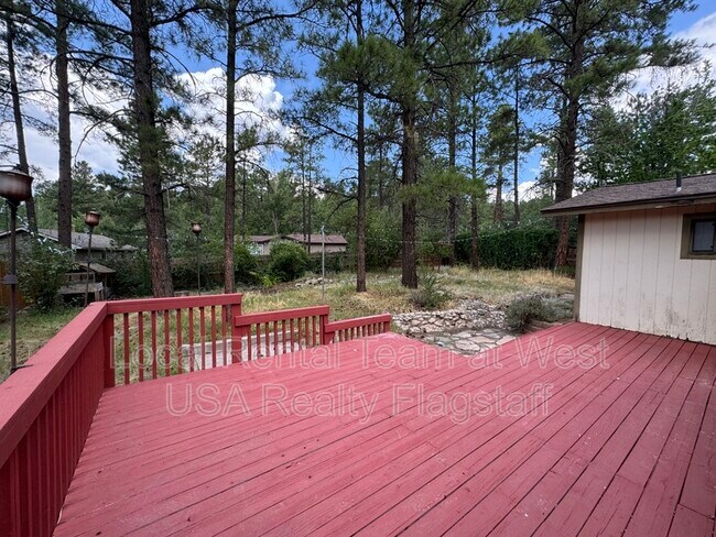 Building Photo - 927 W Parker Dr