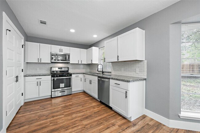 Building Photo - 22015 Castle Springs Dr
