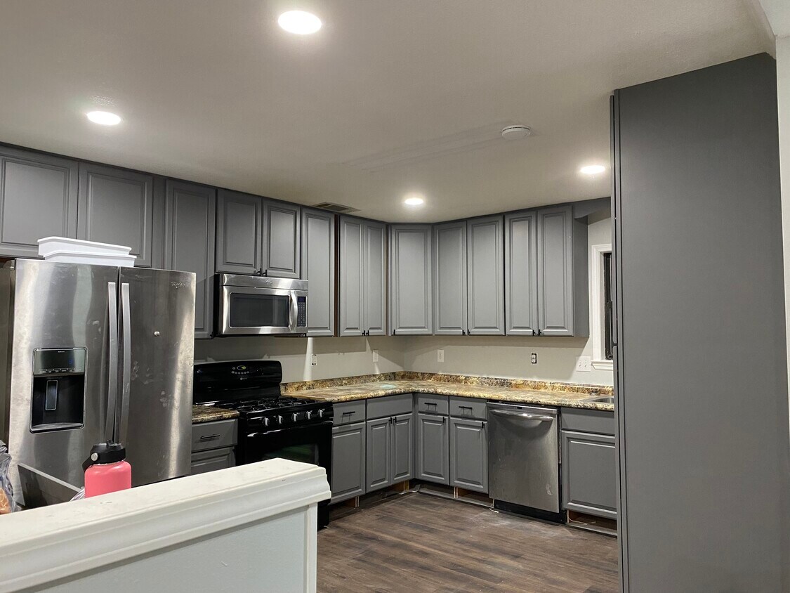 Kitchen - 720 Lloyd St