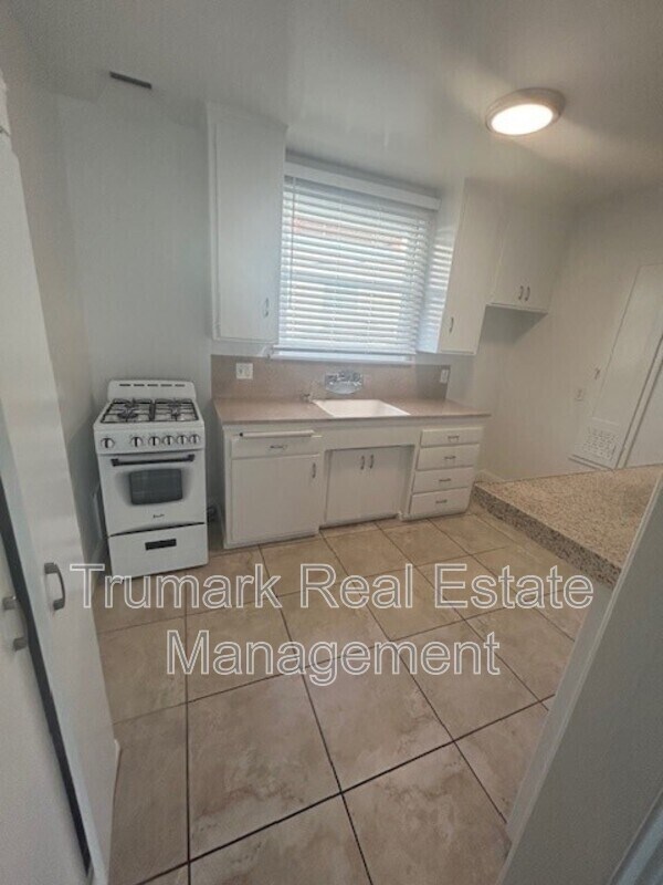 Foto del edificio - 1253 S Glendale Ave