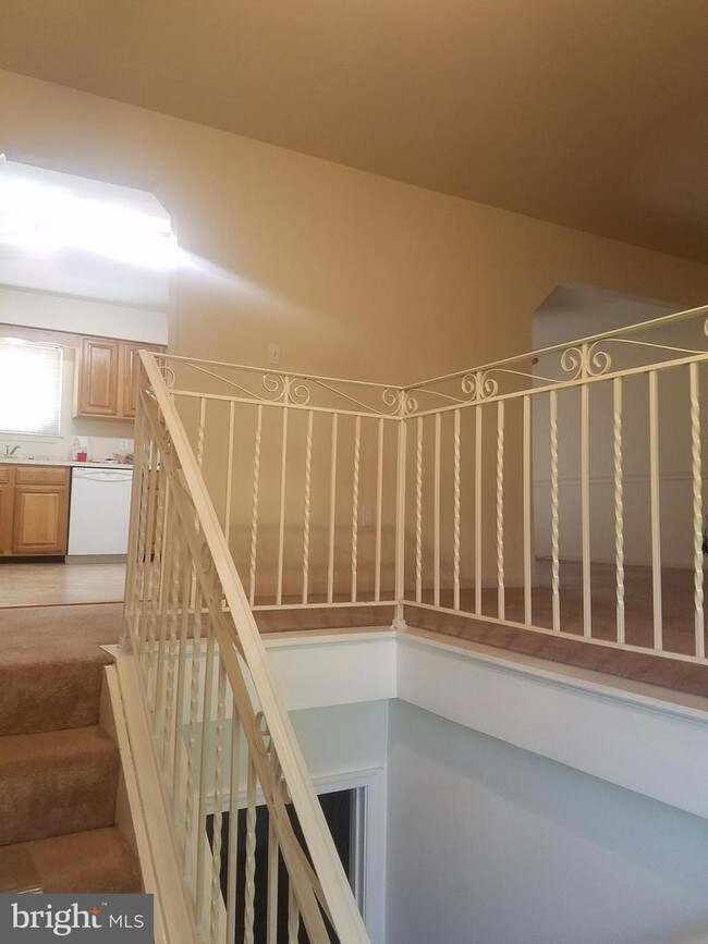 Building Photo - 12006 Old Fort Rd