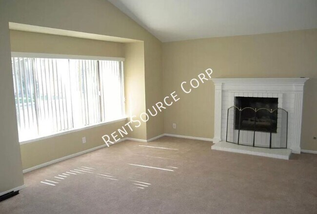 Foto del edificio - 4 Bedroom House for Lease located in Valencia