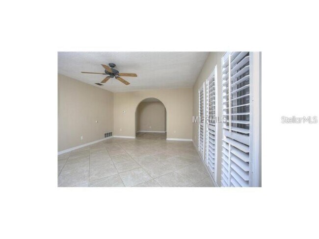 Building Photo - 2225 Riviera Dr