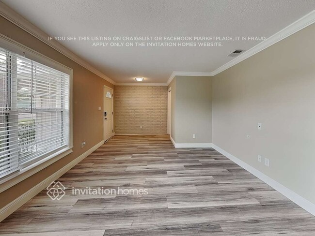 Building Photo - 1557 Nottingham Dr