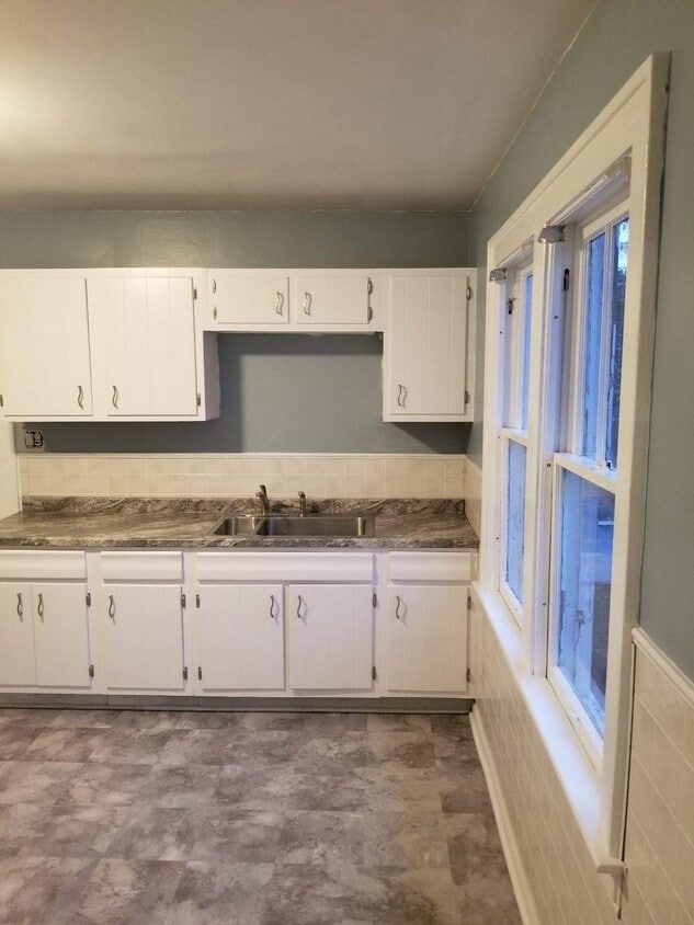 Kitchen View 1 - 109 Lyon Pl