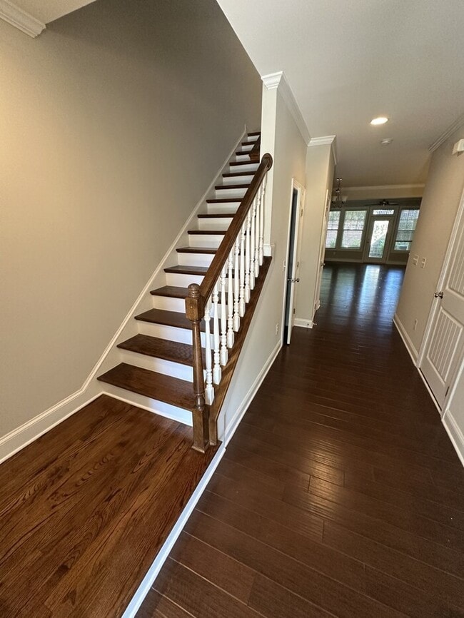 Building Photo - 4222 Vallonia Dr