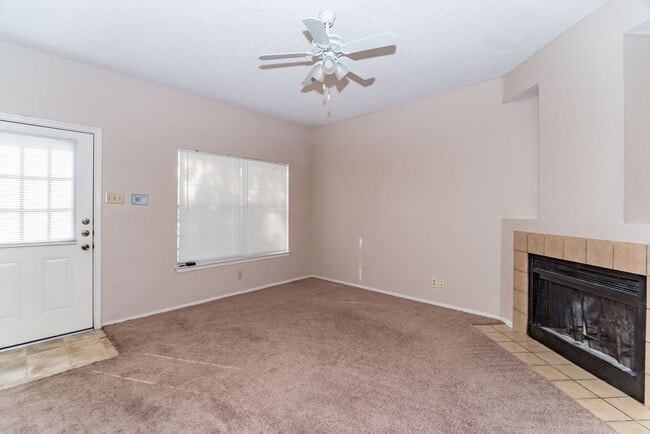 Building Photo - 12205 Magnolia Blossom St