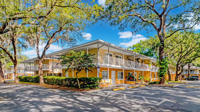 Foto del edificio - La Vista Oaks Apartments