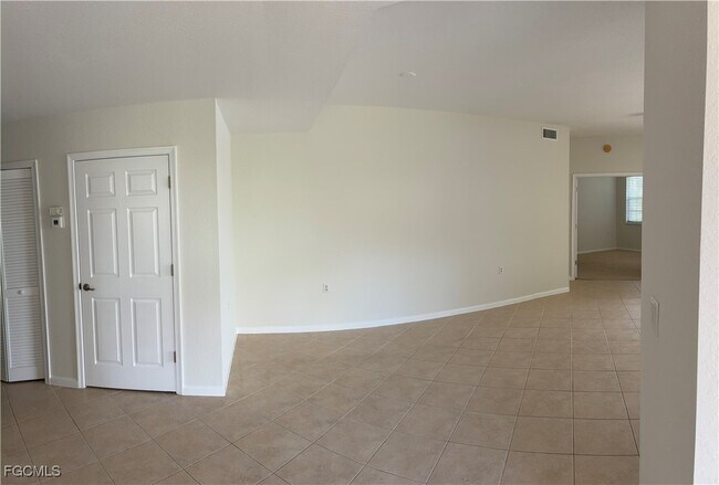 Building Photo - 16570 Crownsbury Way