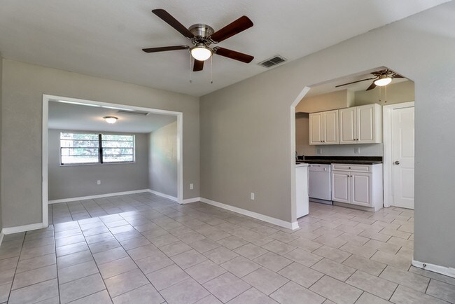 Building Photo - Now Leasing Move-in Ready 3BR 2BA home!