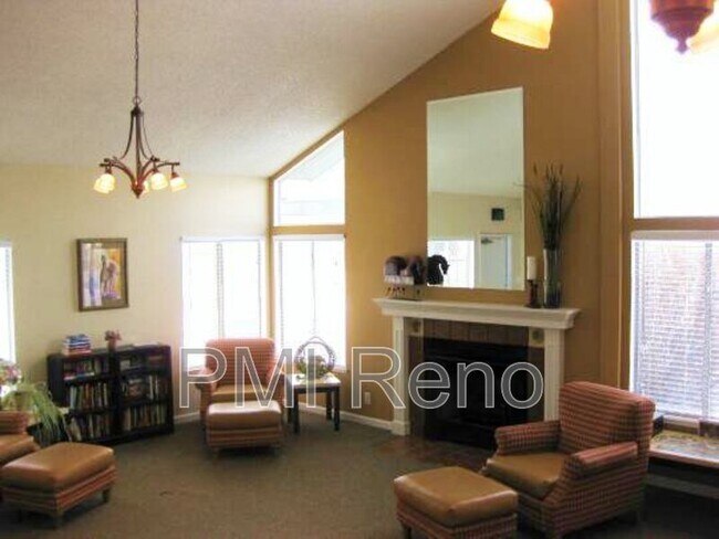 Building Photo - 400 S Saliman Rd