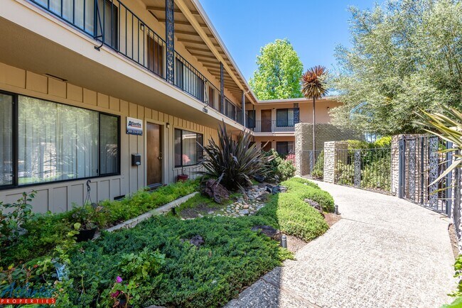 Foto del edificio - 1280 Brookfield Ave