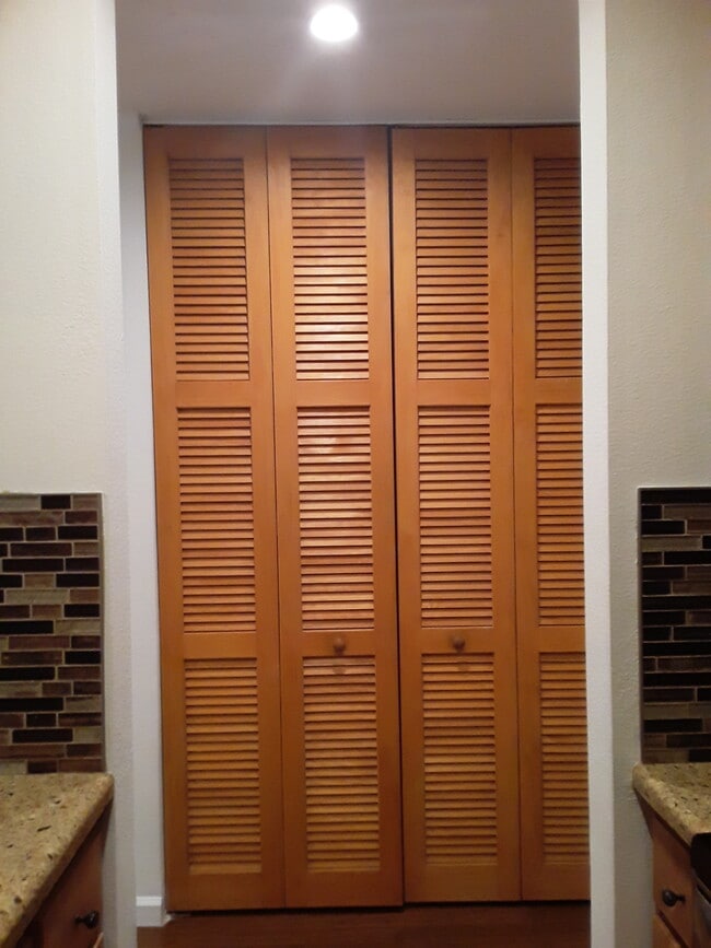 Foto del edificio - 3110 Shelter Creek Ln