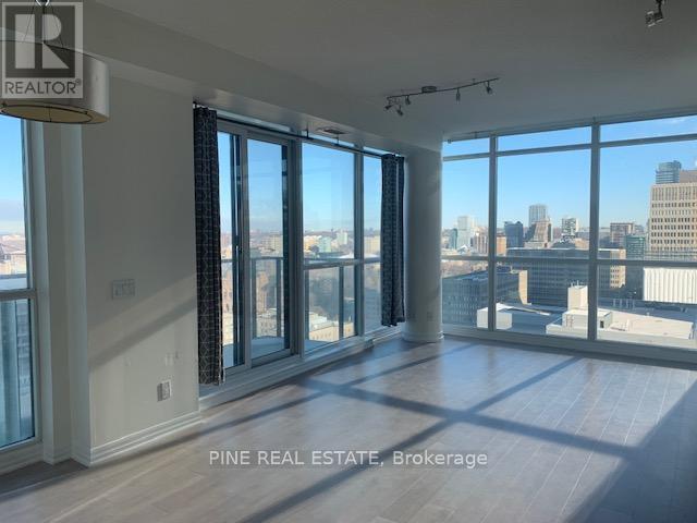 Photo du bâtiment - 770 Bay St.