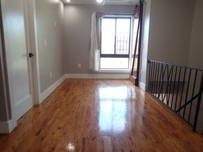 Building Photo - 203 Crystal St