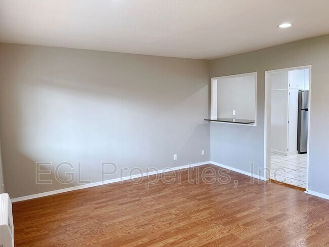 Foto del edificio - 5916 Carlton Way
