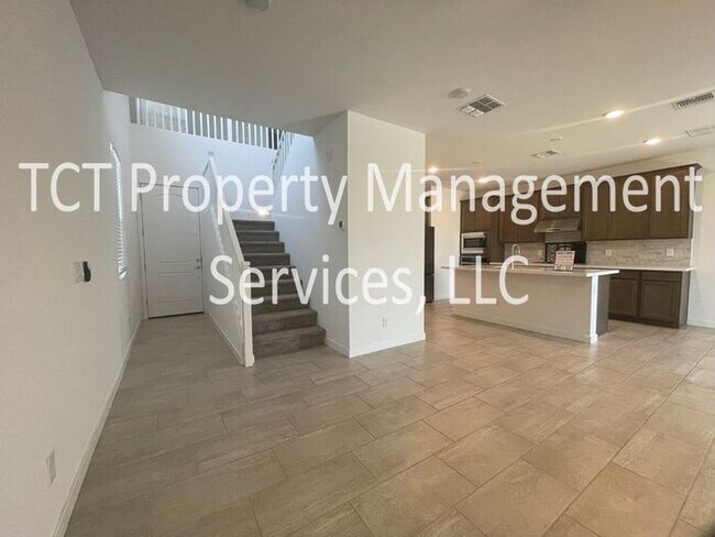 Building Photo - Stunning 4 Bedroom Overlooking Common Area!