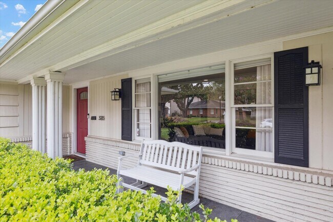Foto del edificio - 3215 Castlewood St