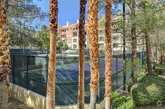 Building Photo - 230 E Flamingo Rd