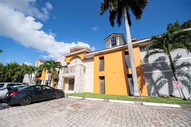 Foto principal - 64 Isle of Venice Dr