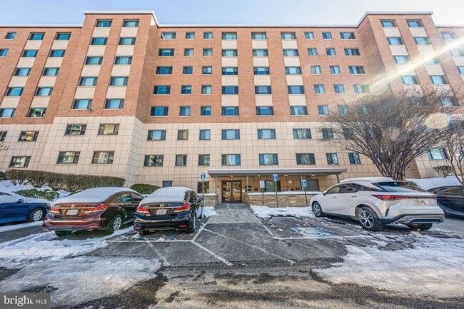 Photo - 1200 S Arlington Ridge Rd Apartment