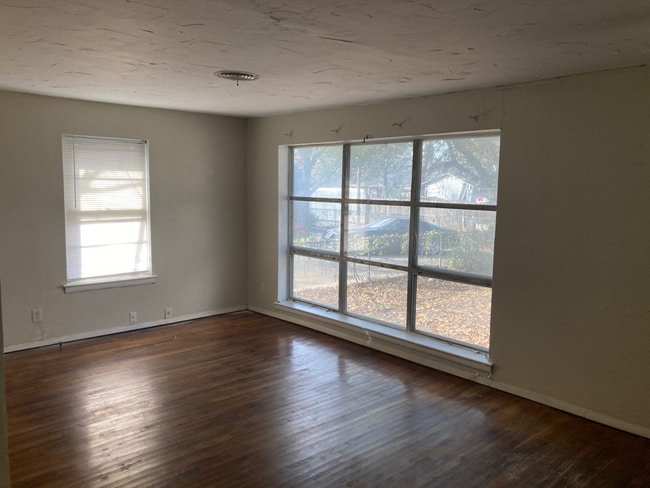 Building Photo - 2349 Las Cruces Ln