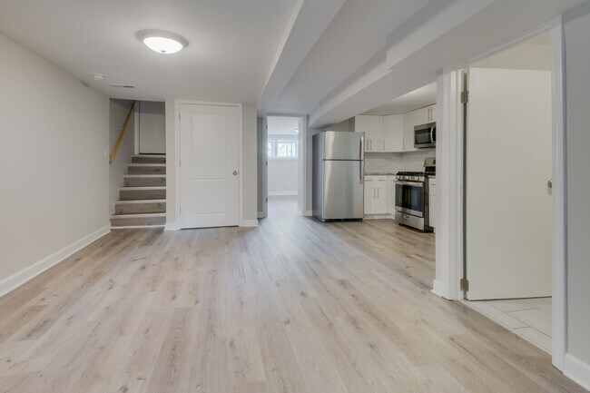 Foto del edificio - 1043 N Christiana Ave