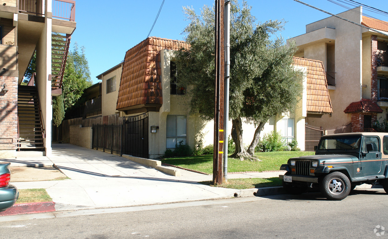 Foto del edificio - Olive St Apartments