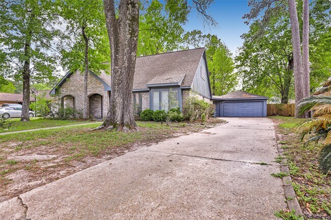 Foto del edificio - 2130 Lake Hills Dr