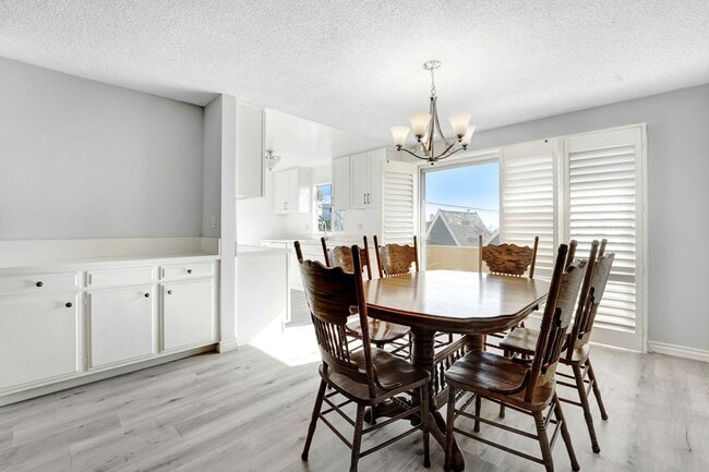 Foto del edificio - 12246 Montana Ave