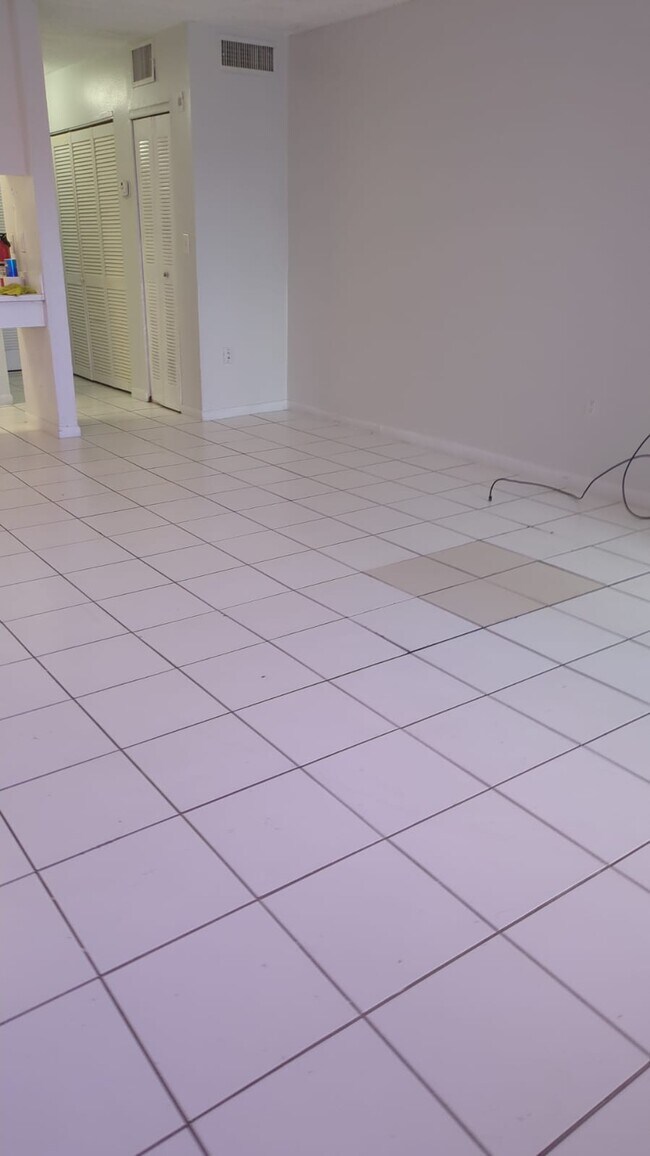 Foto del edificio - 291 NW 177th St