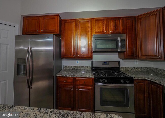Foto del edificio - 32 Harbour Heights Dr