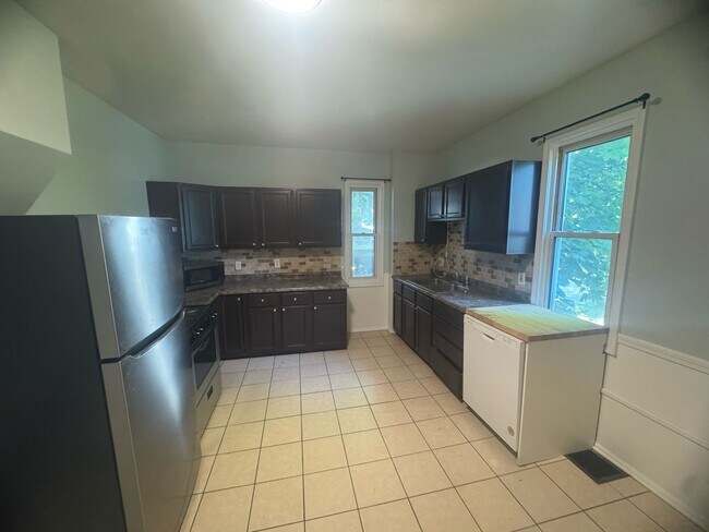 Foto del edificio - Charming Two-Bedroom Home Awaits!