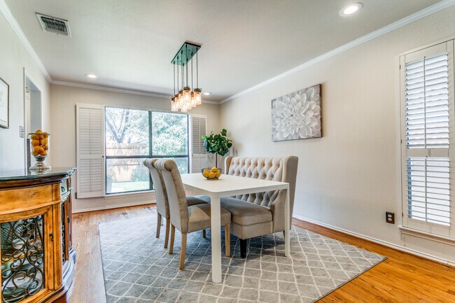 Building Photo - 1107 River Vista W
