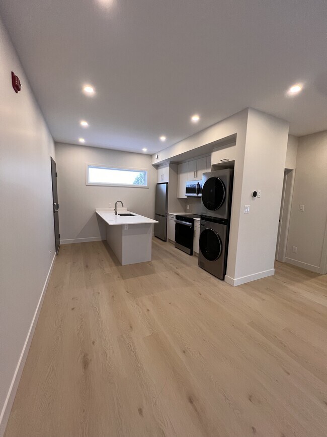 Building Photo - 79 Marquette Ave