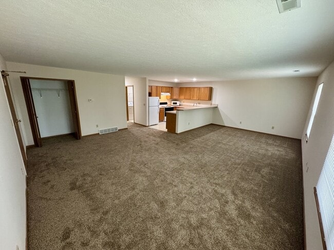 Building Photo - 426 Oakwood Ave