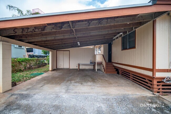 Building Photo - $3,500 / 3br - 991ft2 - Olona Lane, Upgrad...