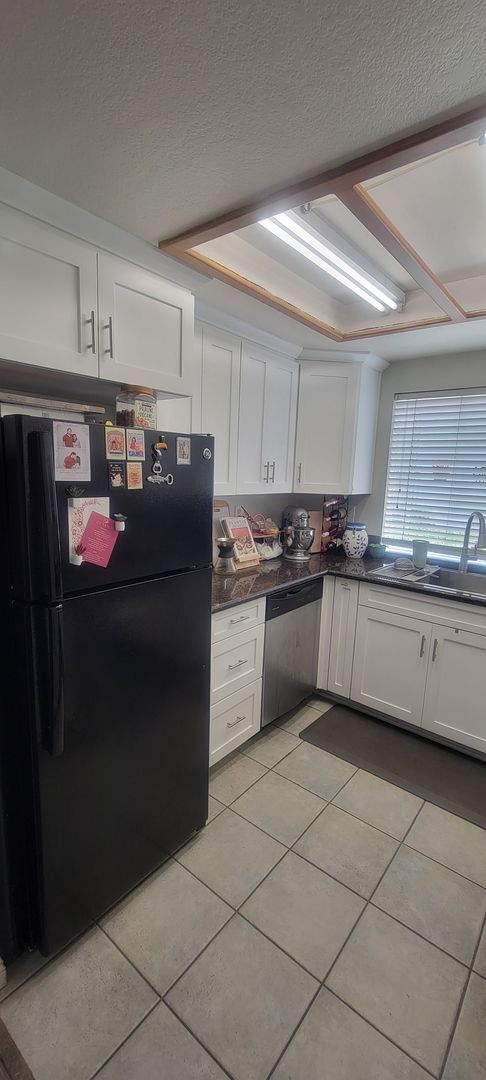 Building Photo - 2 Bedroom 2 Bath Condo Now Available - Att...